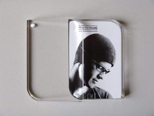 Clear Acrylic photo frame with magnets