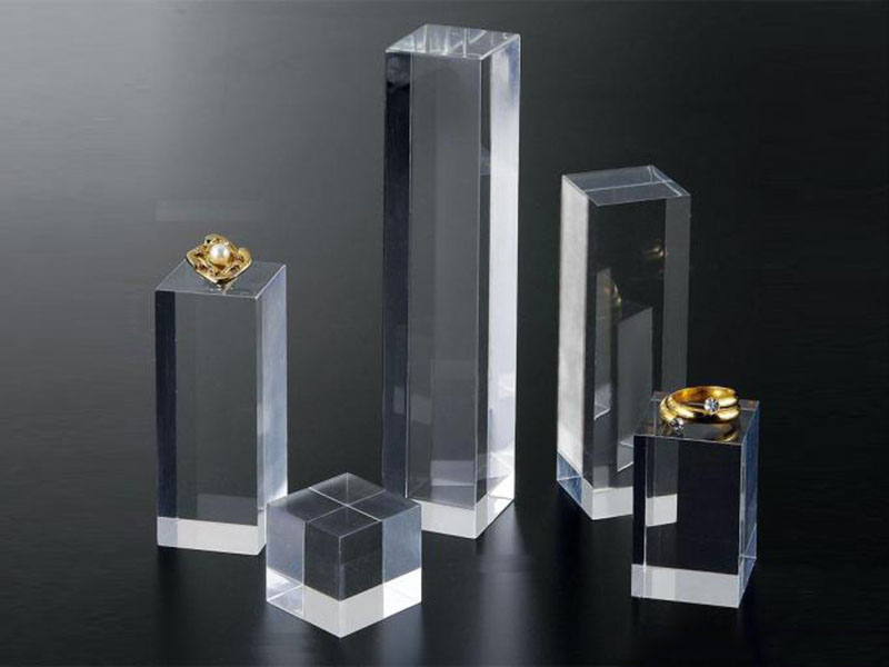 Square column acrylic diamond ring display stand display