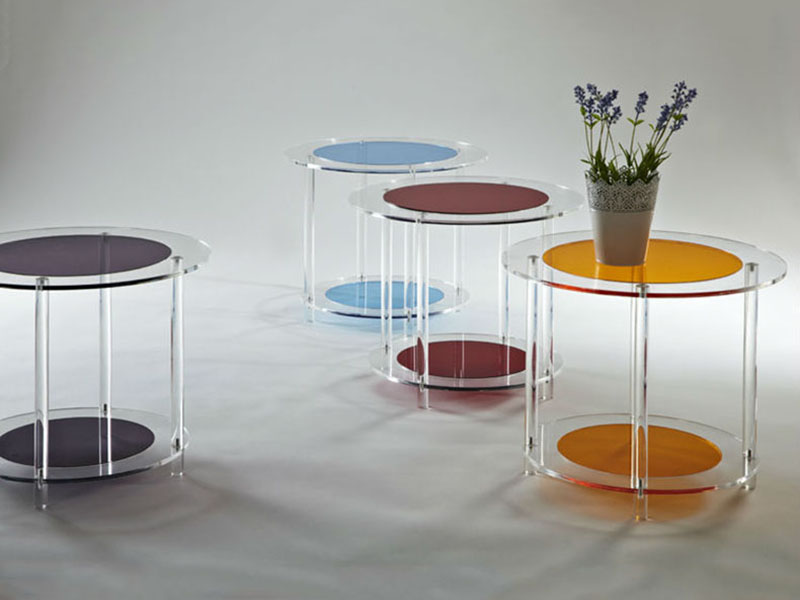 Round acrylic coffee table display