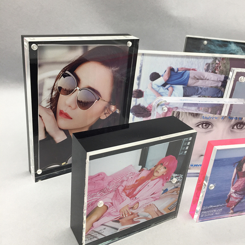 Factory Wholesale Different Sizes Clear Acrylic Block Picture Frame Photo Frame with Magnetic Closure