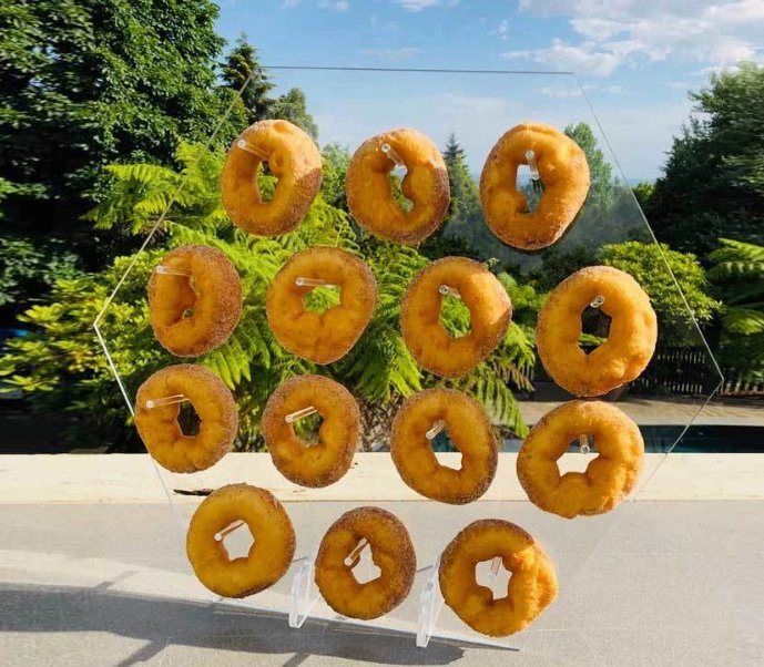 Hot Sale Custom Acrylic Doughnut Display Wall Clear Donut Wall Stand