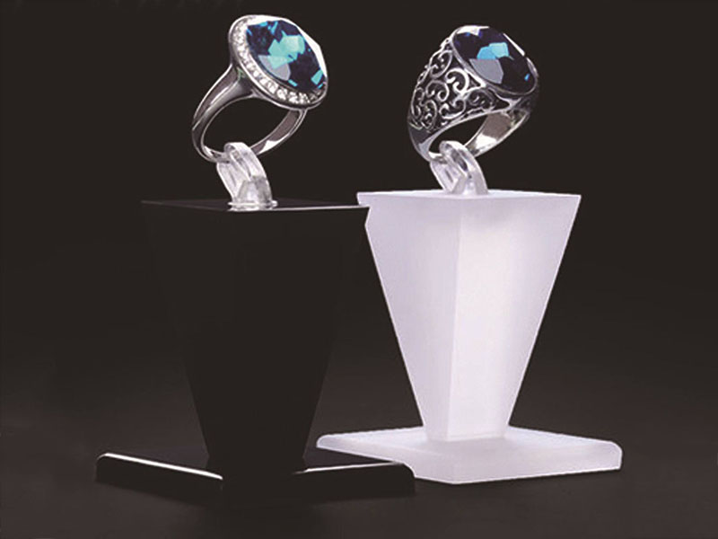 Conical acrylic diamond ring display stand display