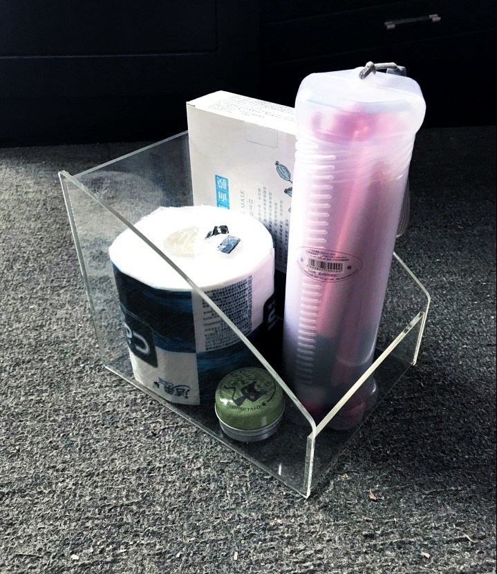 Transparent Acrylic Facial Mask Display Stand