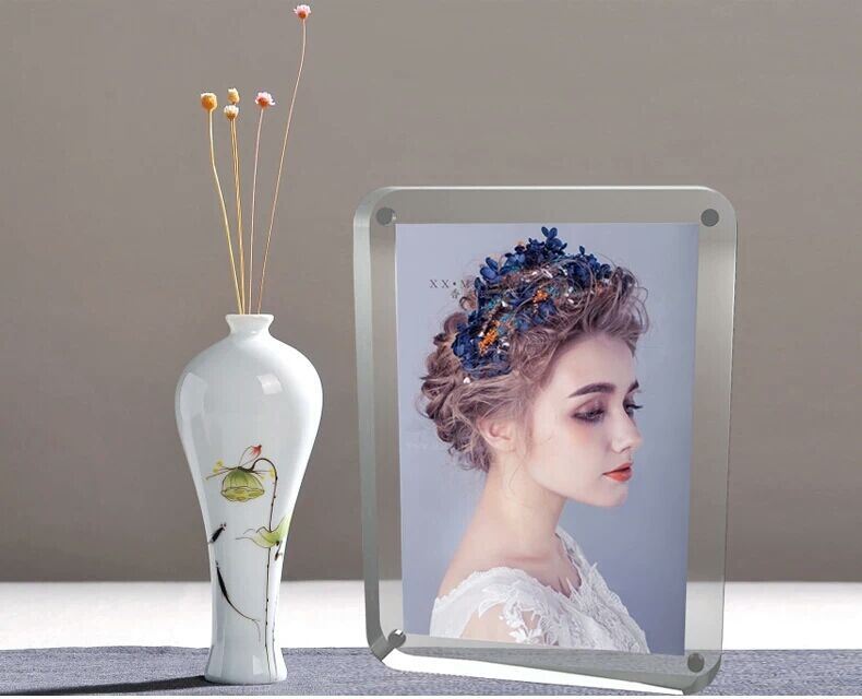 Modern Magnetic Acrylic Photo Frame with Round Corner