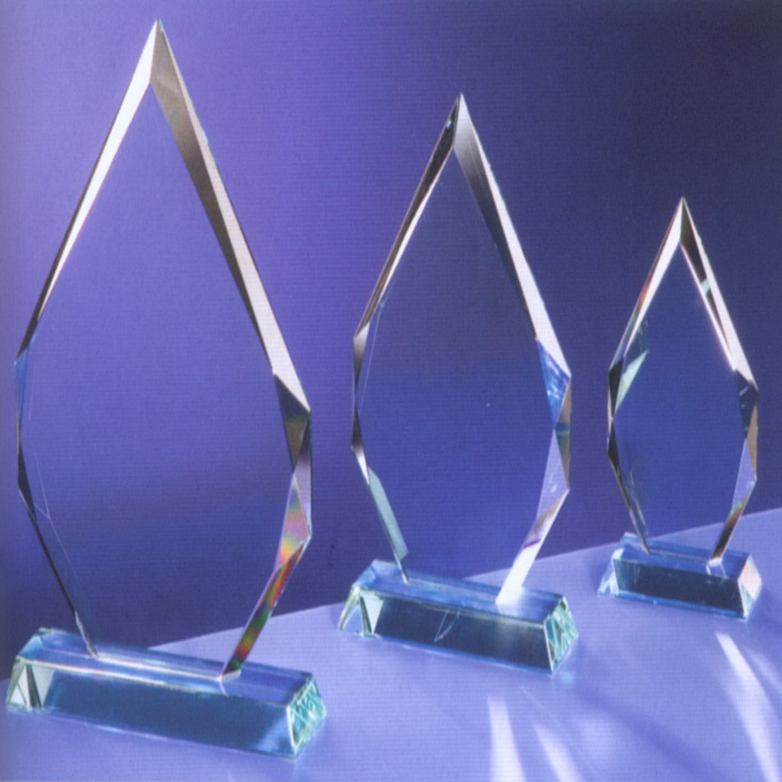 Customize Ad-214 Clear Laser Engraved Acrylic Hot Press Trophy