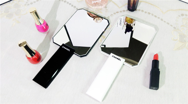 China Factory Promotion Gift Acrylic Hand Makeup Mirror