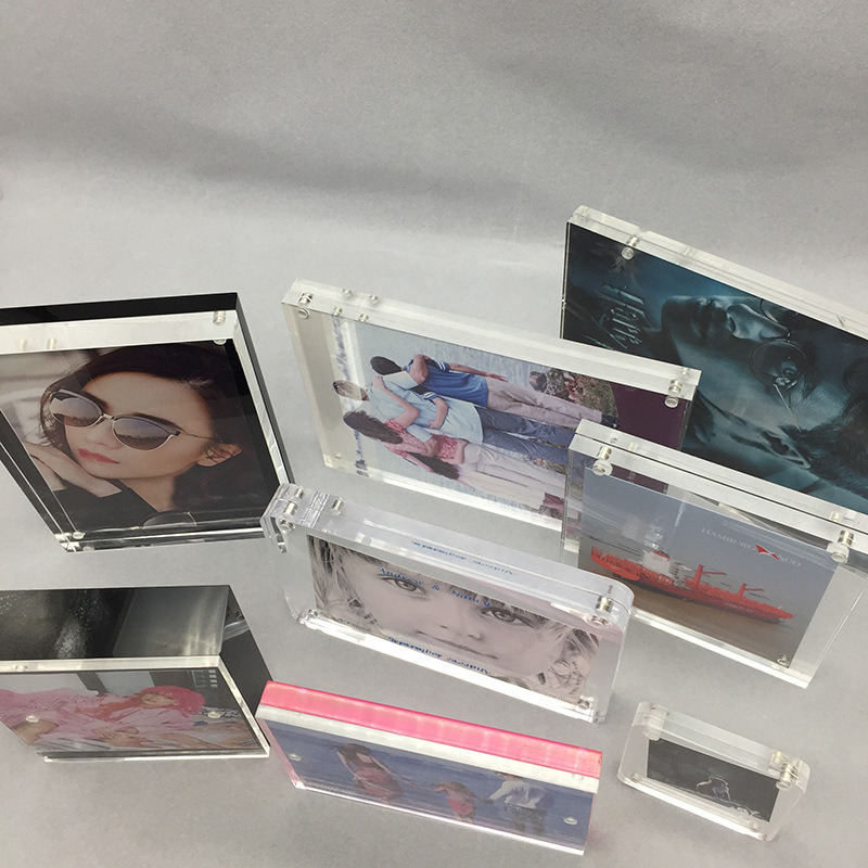 Factory Wholesale Different Sizes Clear Acrylic Block Picture Frame Photo Frame with Magnetic Closure