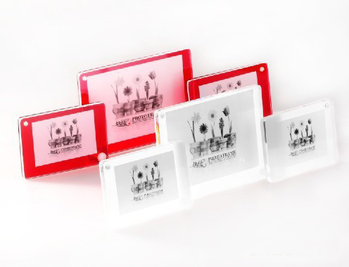 Acrylic photo frames made in China by YIDA